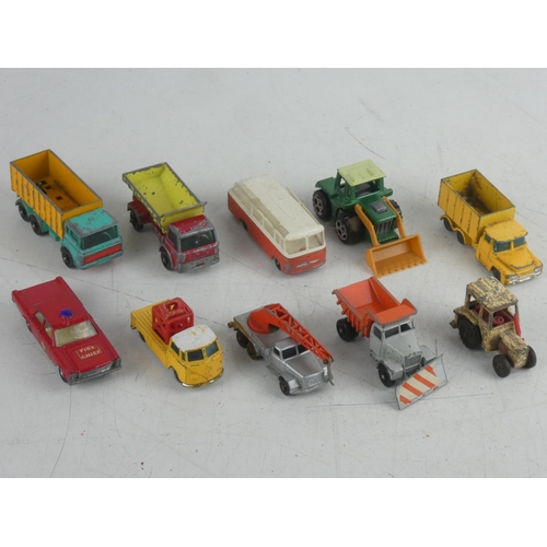 85 - A collection of 10 vintage diecast cars.