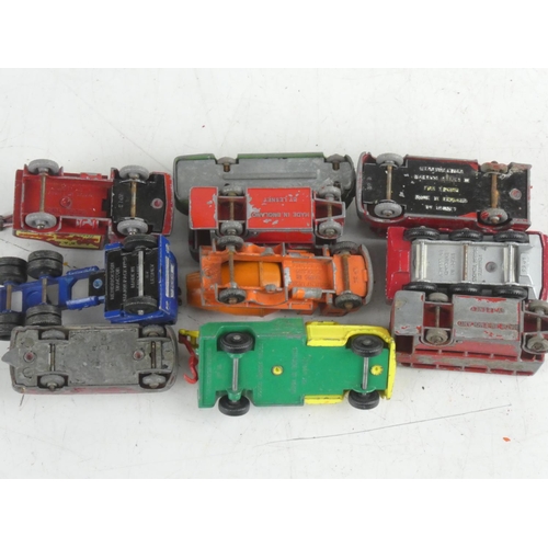 90 - A collection of 10 vintage diecast cars.