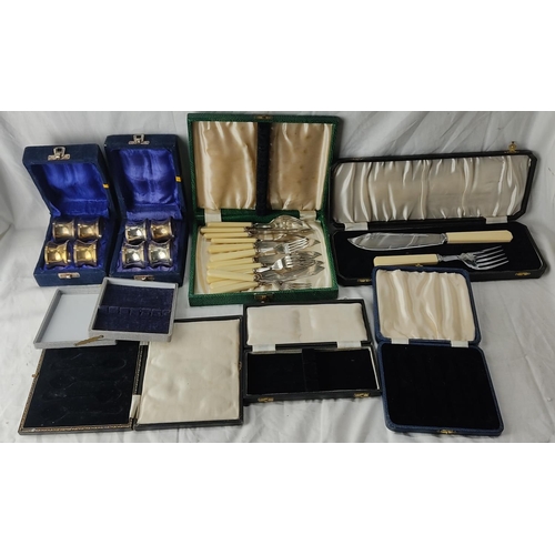 67 - A lot of vintage cutlery boxes etc.