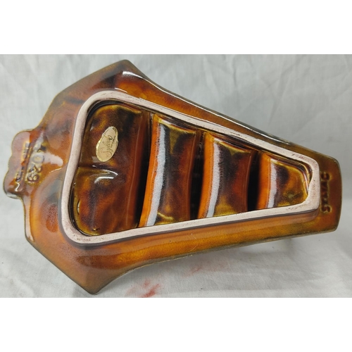 79 - A vintage Sylvac pottery toast rack.