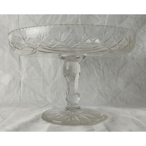 83 - A crystal footed bowl.