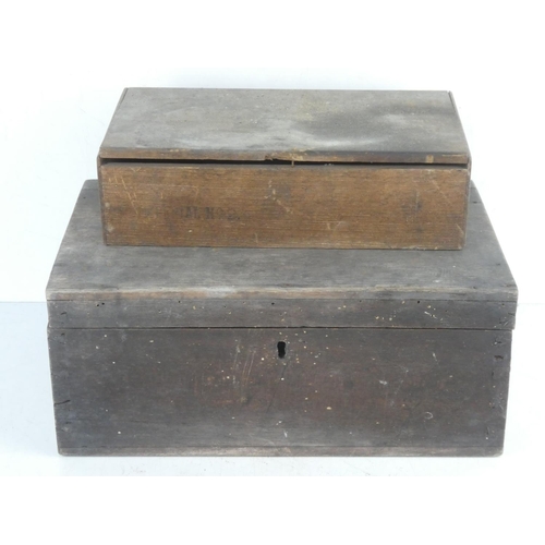 200 - A vintage wooden jewellery box and a cigar box containing a lot of garden plant makers.