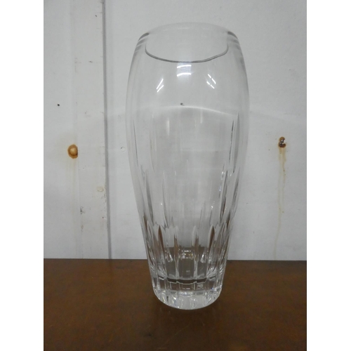 224 - A large Tyrone Crystal vase, measuring 26.5cm tall.