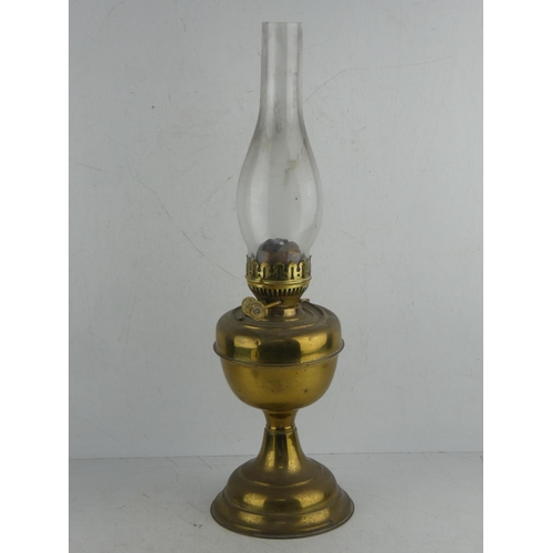 467 - A vintage gilt brass oil lamp.