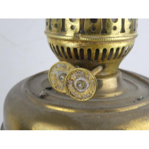 467 - A vintage gilt brass oil lamp.