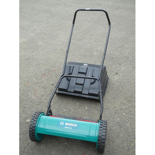 512 - A Bosch AHM 38G push lawnmower.