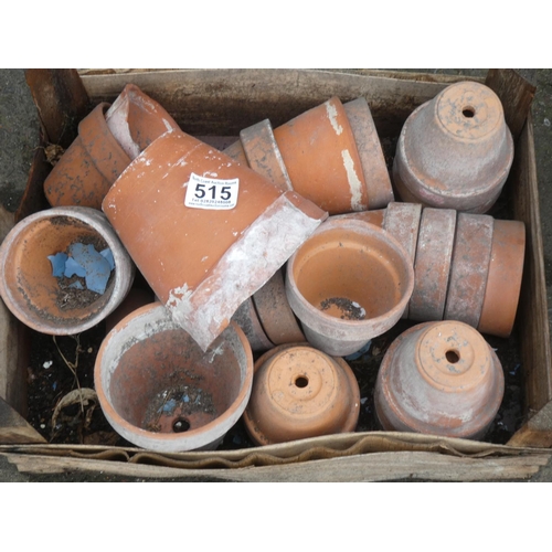 515 - A job lot of terracotta plant pots (a/f).