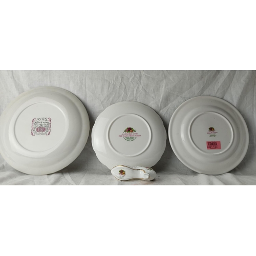 204 - Three pieces of Royal Albert Old Country Rose ware and another similar patterned plate.