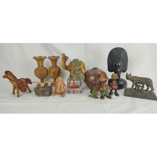 152 - An assortment of vintage collectables.