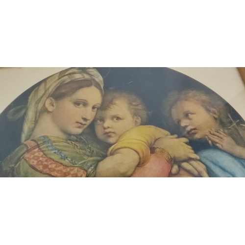 56 - An antique framed print 'S Maria de Perpetuo Succursu' and another 'La Madonna Della Seggiola' - Raf... 