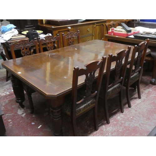 453 - An antique oak dining table including one extra leaf, measuring 190cm x 120cm x 74cm with extension ... 