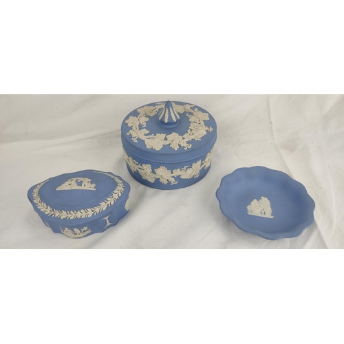 414 - Three pieces of Wedgwood pottery.