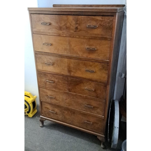 581 - Antique wooden chest of drawers in oak, featuring six spacious drawers with metal handles and turned... 