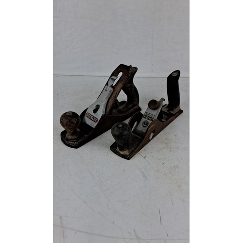 719 - Two vintage Stanley hand planes, no RB10 and Stanley Bailey no 4.