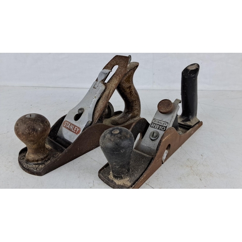 719 - Two vintage Stanley hand planes, no RB10 and Stanley Bailey no 4.