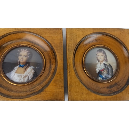 142 - Pair of Hand-painted miniature portraits of man and woman in Renaissance attire, each framed in circ... 