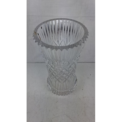 186 - Elegant cut crystal vase with detailed crosshatch and vertical line design. Tapered hourglass shape,... 