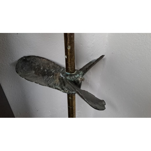 203 - Vintage bronze boat propeller, mounted on a bronze shaft, likely from the mid-20th century.