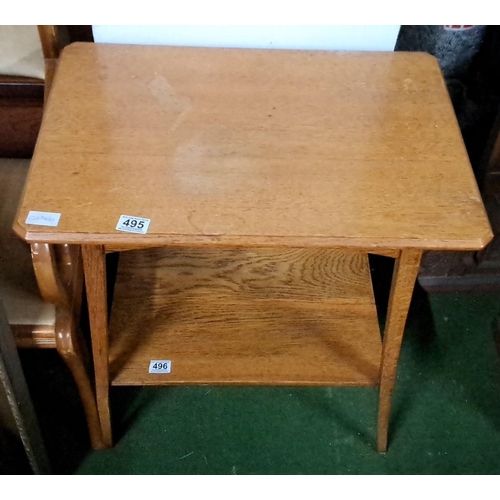 495 - Early 20th Century Arts and Crafts oak side table with lower shelf.