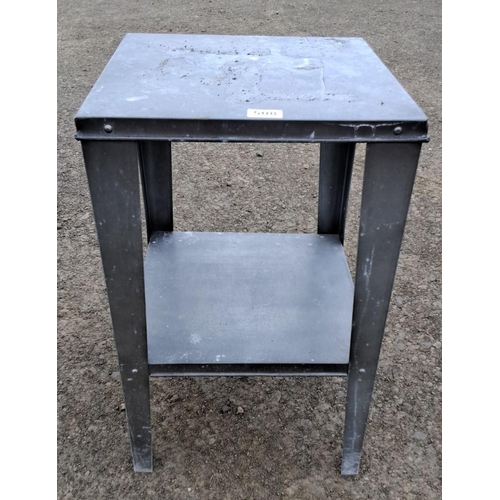 508 - Industrial steel two-tiered side table with a minimalist design. 62x39x39cm.