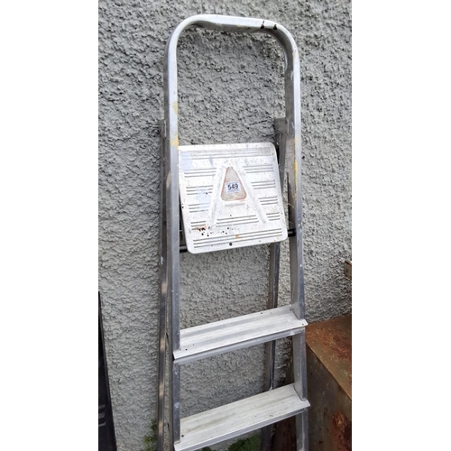 549 - Aluminum 5-Step Ladder with Safety Rail and Platform.