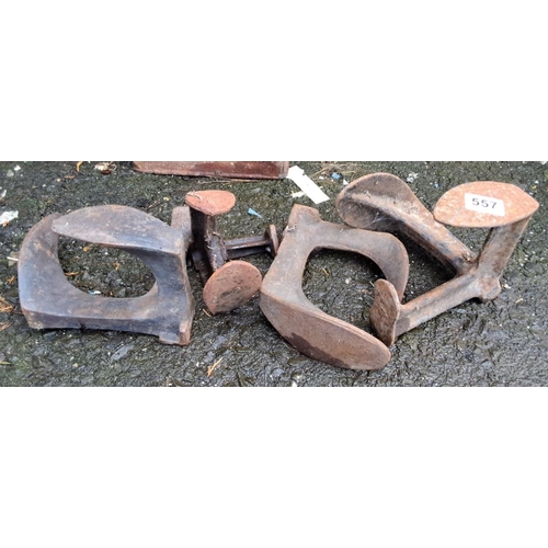 557 - Set of five vintage cobbler shoe lasts, cast iron.