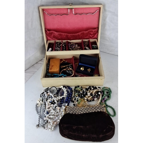 56 - Assorted vintage jewellery collection housed in a velvet-lined jewellery box. The collection include... 