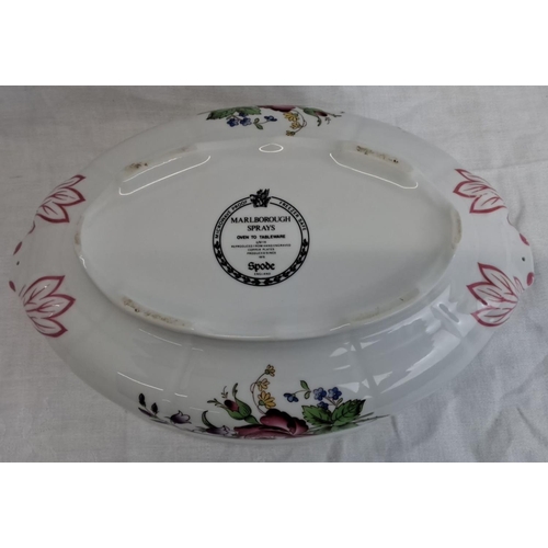 120 - Spode Marlborough Sprays lidded casserole dish. Floral design with a rosebud handle. England.