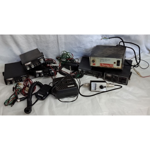 109 - The lot includes a variety of mixed electronics such as Maxcom -20E CB radios complete with wires an... 