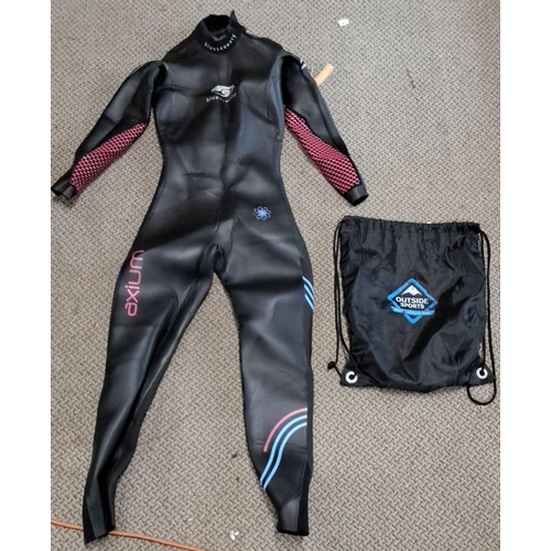 654 - The BlueSeventy Axium Triathlon Wetsuit comes with an Outside Sports drawstring bag. It is made from... 