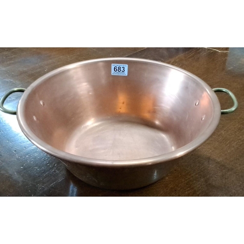 683 - Large vintage copper basin with side handles, diameter 36cm.