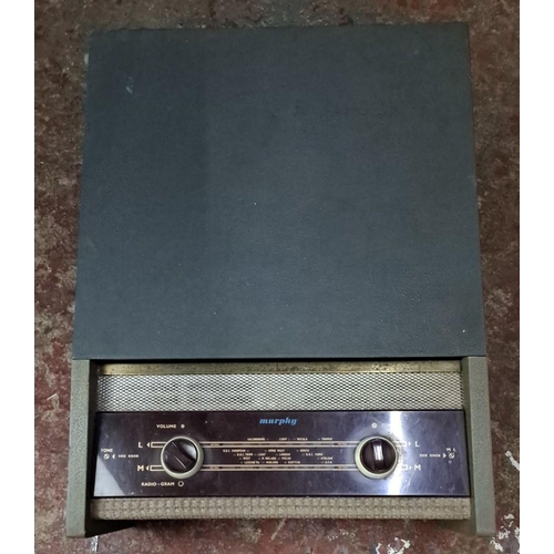 82 - Murphy vintage radio with a tuner and volume control. Features stations panel and fine weld mesh gri... 