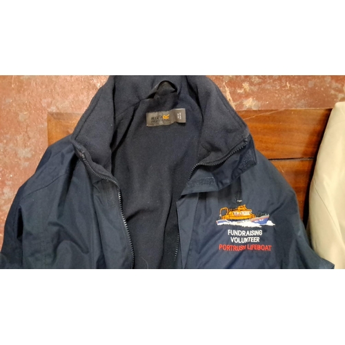 582 - Mixed lot of four jackets, featuring brands like Musto with Gore-Tex and Lord Peter. Various styles ... 