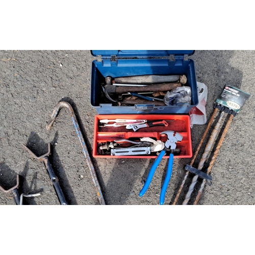 32 - Mixed lot including a Parkside Masonry Drill Set (PSB 2 A1), crowbar, tool chest, and two adjustable... 