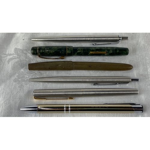 92 - Set of six vintage fountain pens and ballpoint pens, including gold-plated nibs by Parker, and vario... 