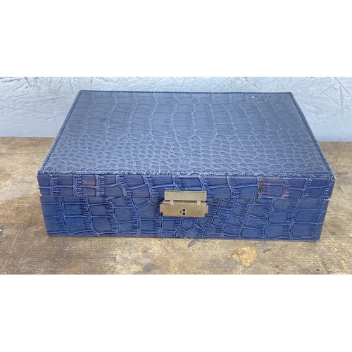 117 - Collection of assorted wristwatches in a blue, crocodile-pattern leatherette box with interior mirro... 