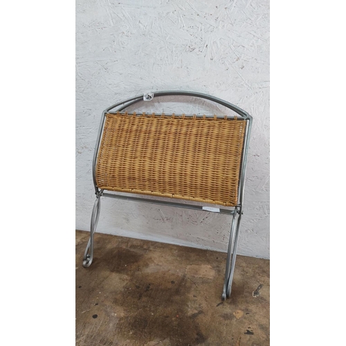 446 - Vintage wicker magazine rack with metal frame, Scandinavian style, from the 1960s.