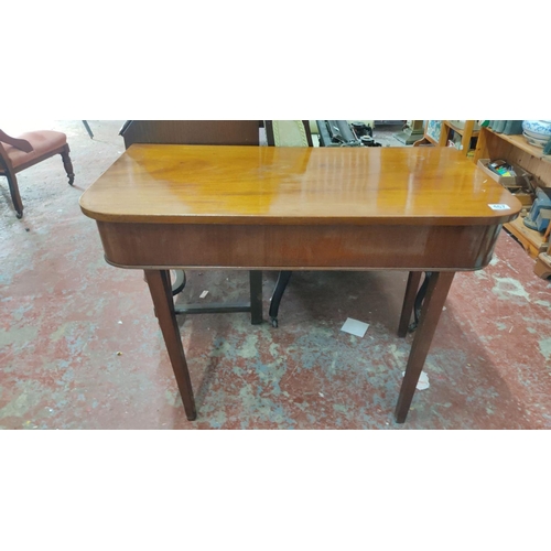 467 - Victorian mahogany end table.