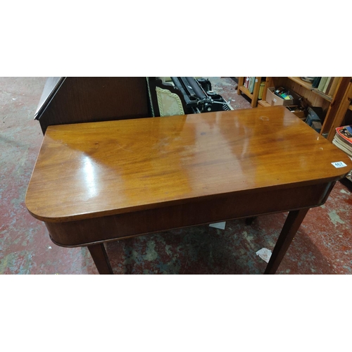 467 - Victorian mahogany end table.