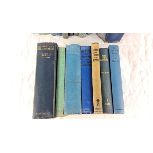 25 - Collection of 17 vintage books, including 