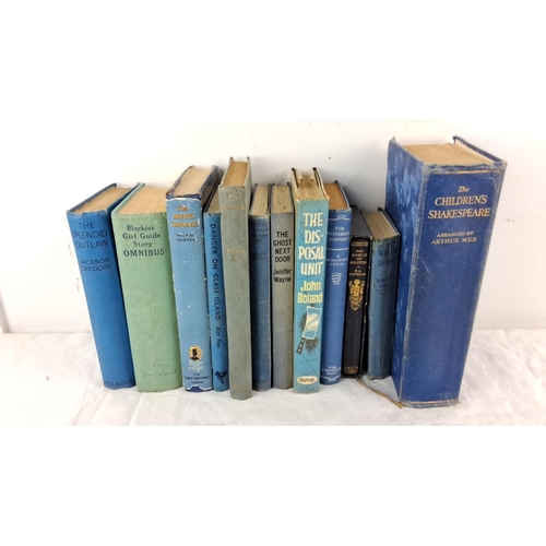 25 - Collection of 17 vintage books, including 