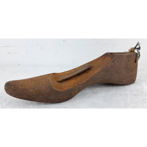 88 - Antique cast metal shoe last, from the early 20th century.