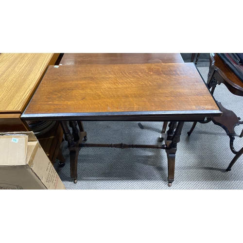 453 - A stunning antique/ Victorian turnover leaf games table.