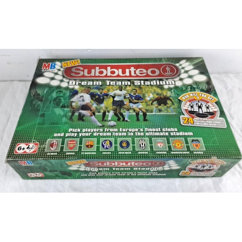 119 - Subbuteo Dream Team Stadium boxed set by MB Games includes playing field, player figures, and access... 