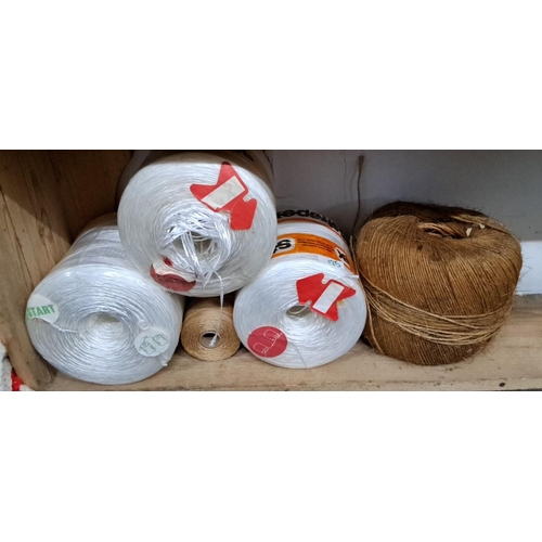 125 - Rolls of polypropylene and natural fiber twine, various types.