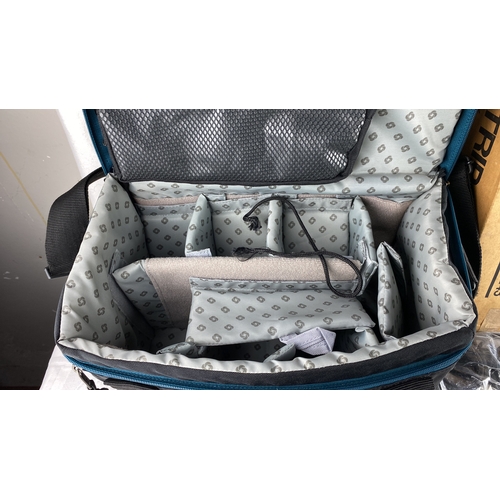 46 - Camera bag with internal compartments. Accompanied by 