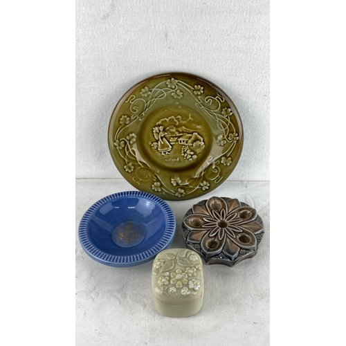 90 - Four assorted pieces of Wade Irish porcelain s including a decorative plate, blue dish, floral trink... 