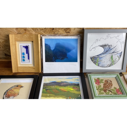 268 - Assorted lot of framed art includes a watercolor painting of a Robin, a vintage 