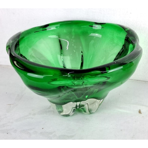 168 - Pair of Murano art glass bowls. One in emerald green and the other in amber and clear glass with a w... 