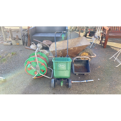 440 - Collection of gardening tools including Scotts EasyGreen spreader, hose reel, vintage wheelbarrow, a... 